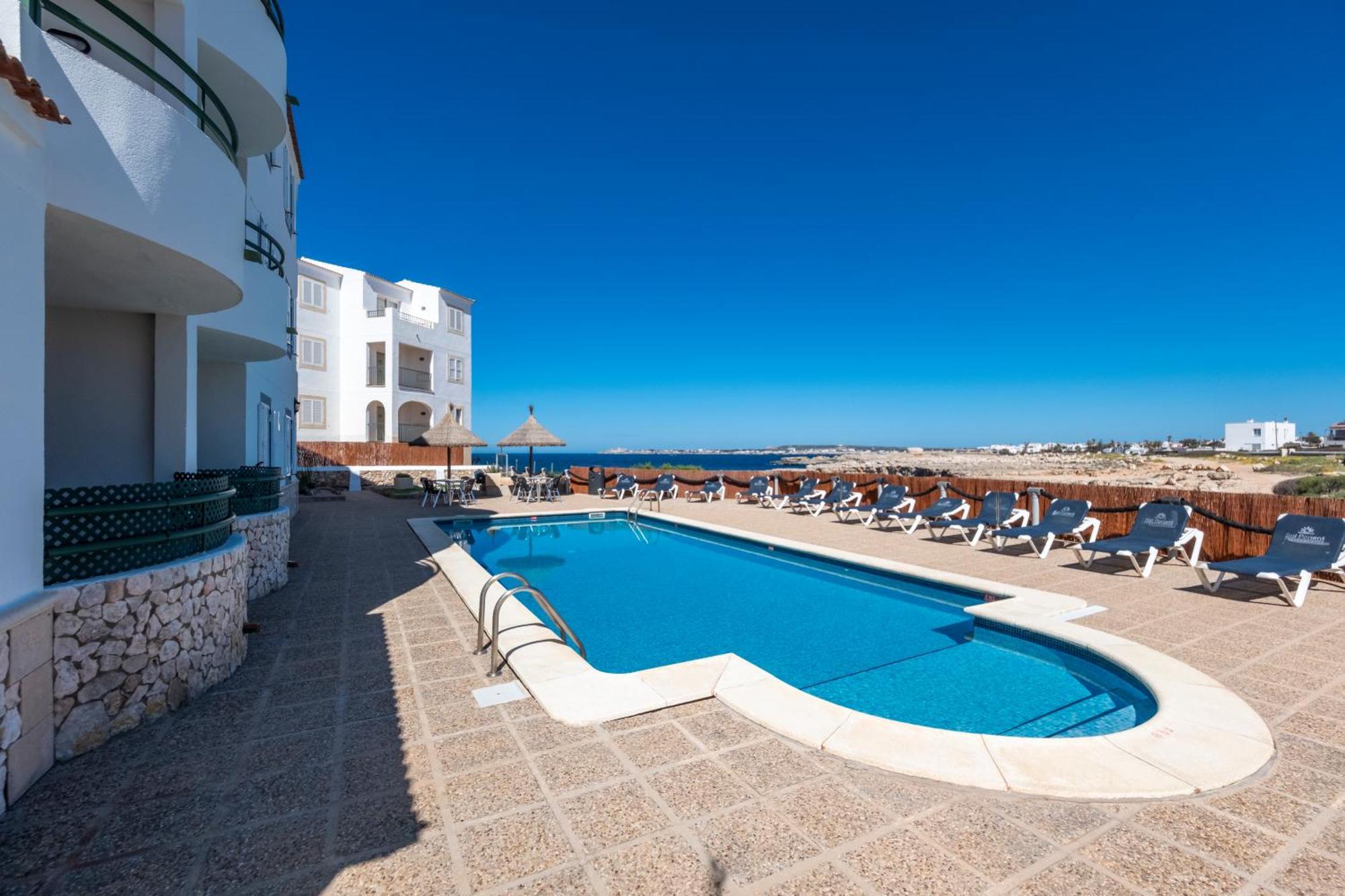 Apartamentos Sol Ponent Cala Blanca  Exterior foto