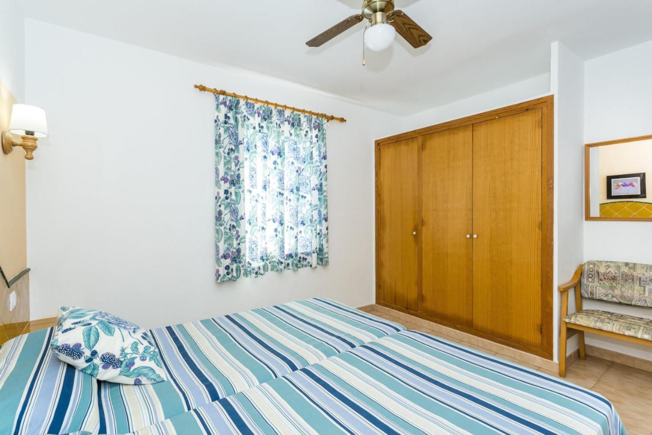 Apartamentos Sol Ponent Cala Blanca  Exterior foto
